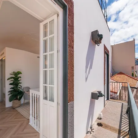 Faa Belas Artes By An Island Appartement