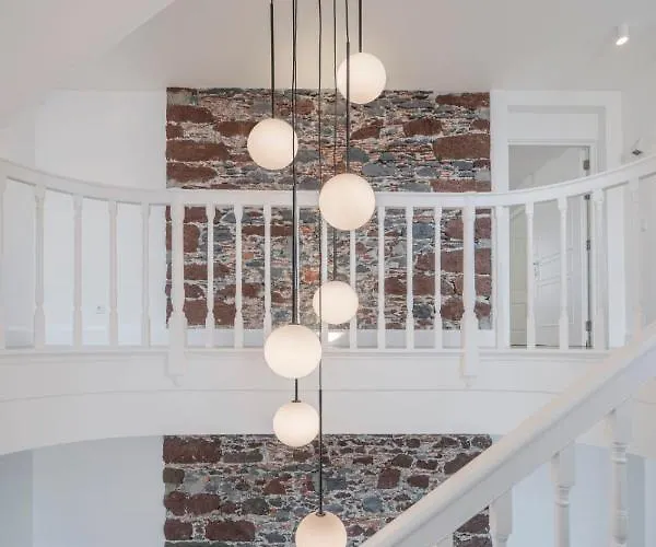 Faa Belas Artes By An Island Funchal (Madeira)