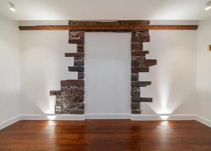 Faa Belas Artes By An Island Funchal (Madeira)