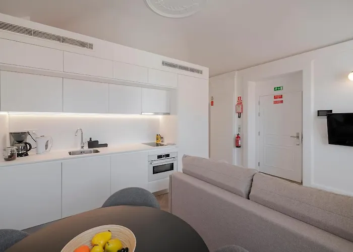 Faa Belas Artes By An Island Funchal (Madeira)